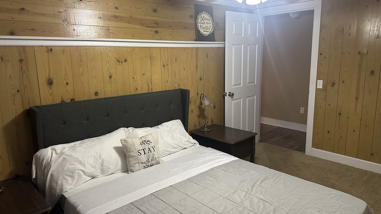 Photo of Bedroom in Mammoth Spring