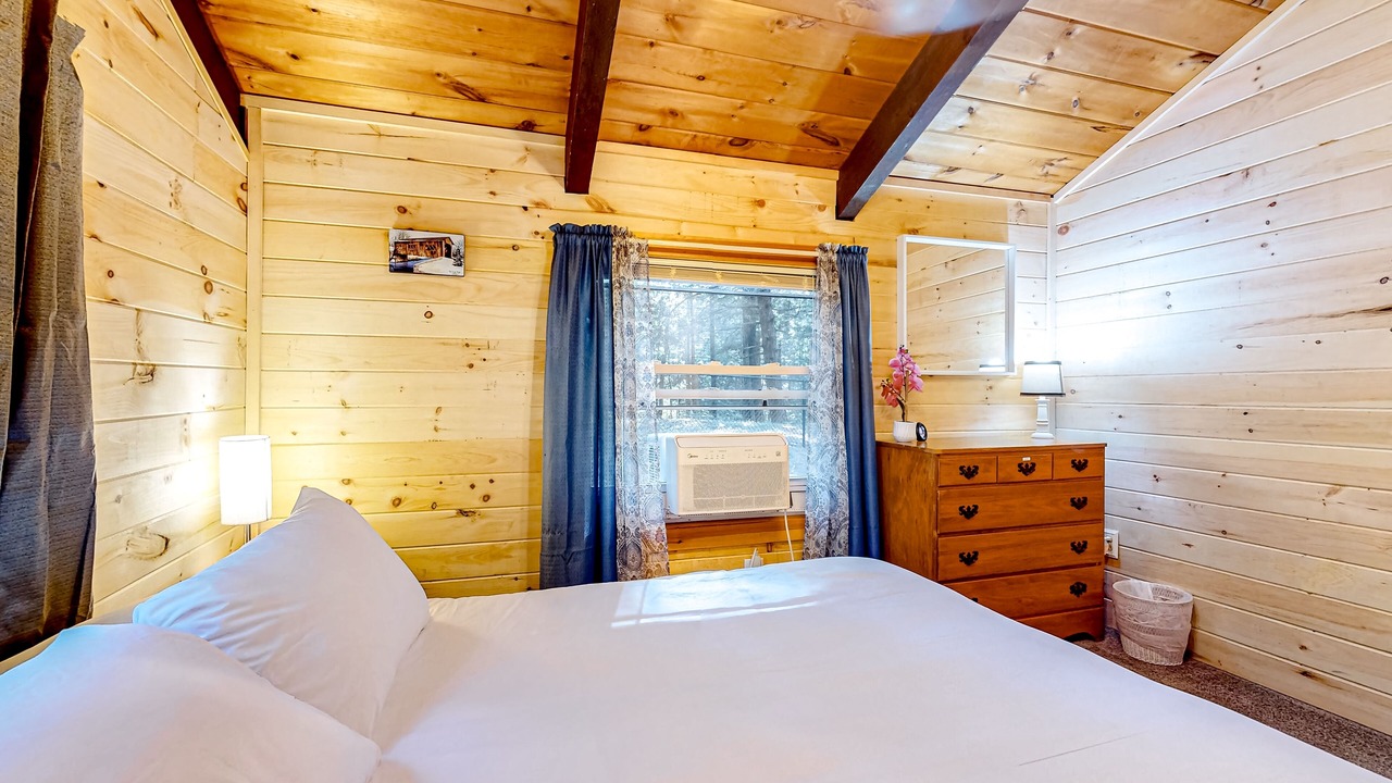 Photo of Bedroom in Center Conway