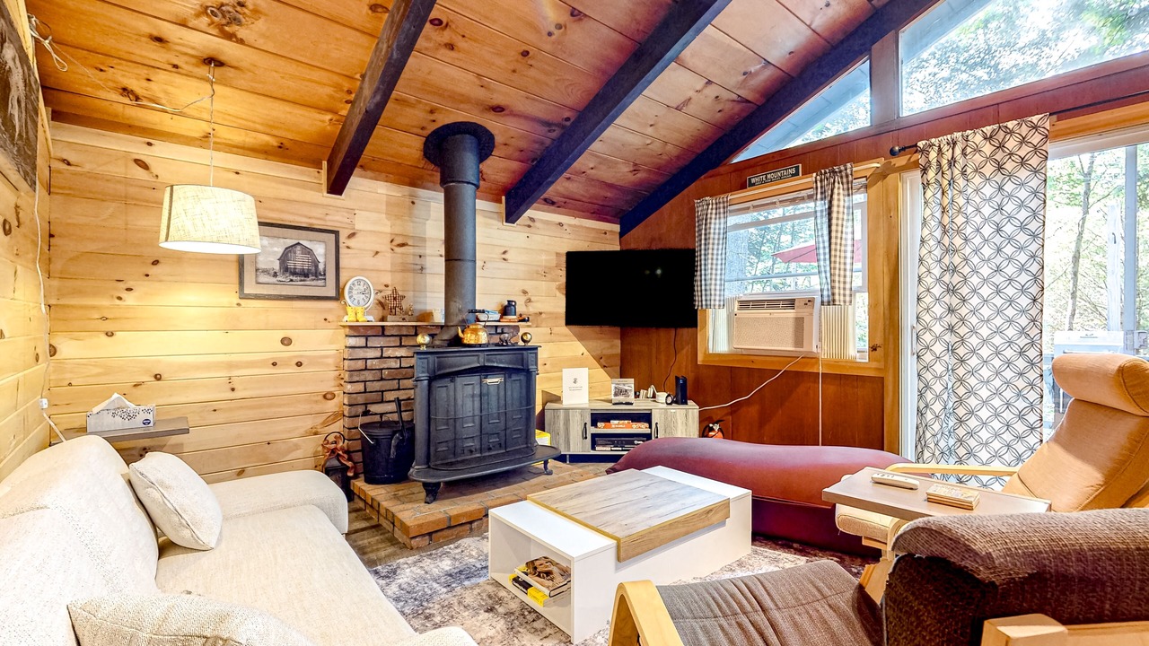 Photo of Livingroom in Center Conway