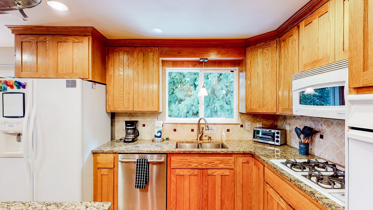 Photo of Kitchen in Maple Heights-Lake Desire