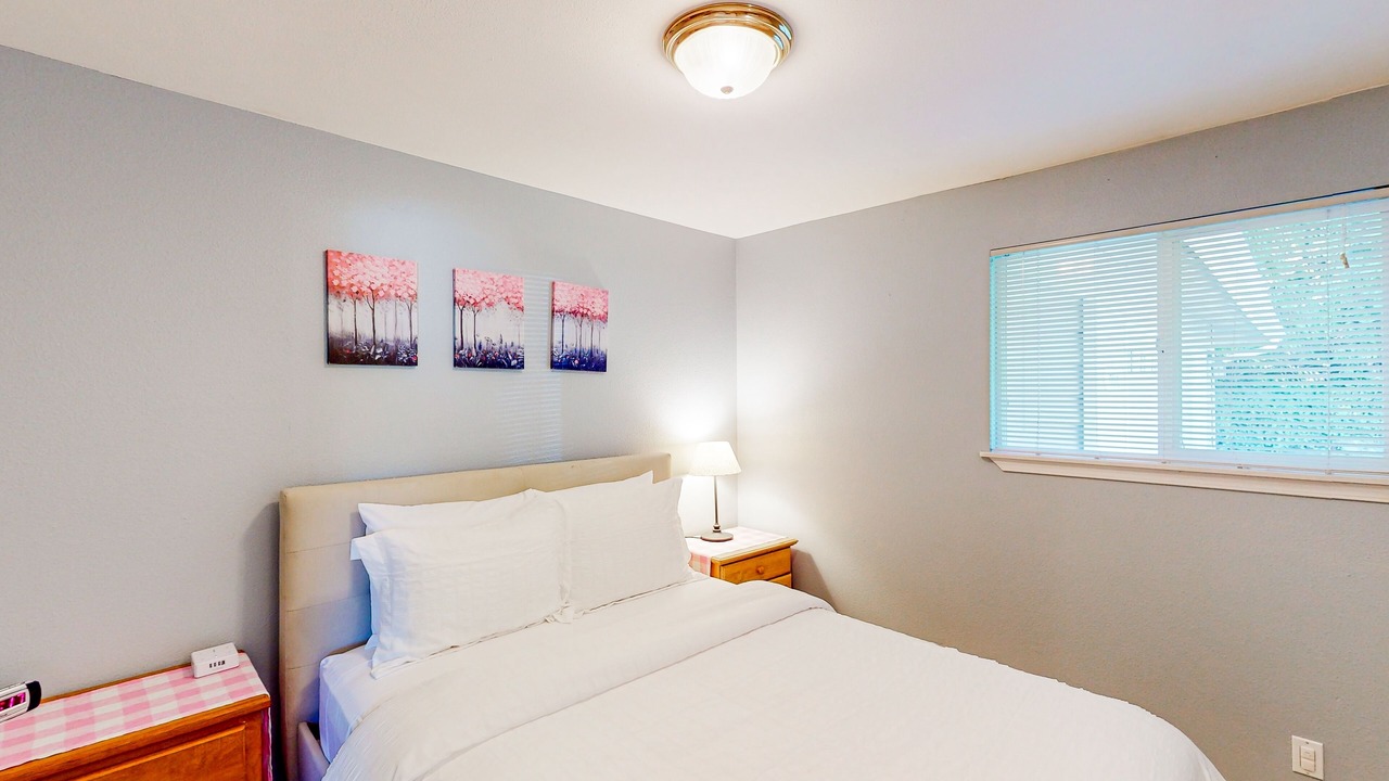 Photo of Bedroom in Maple Heights-Lake Desire