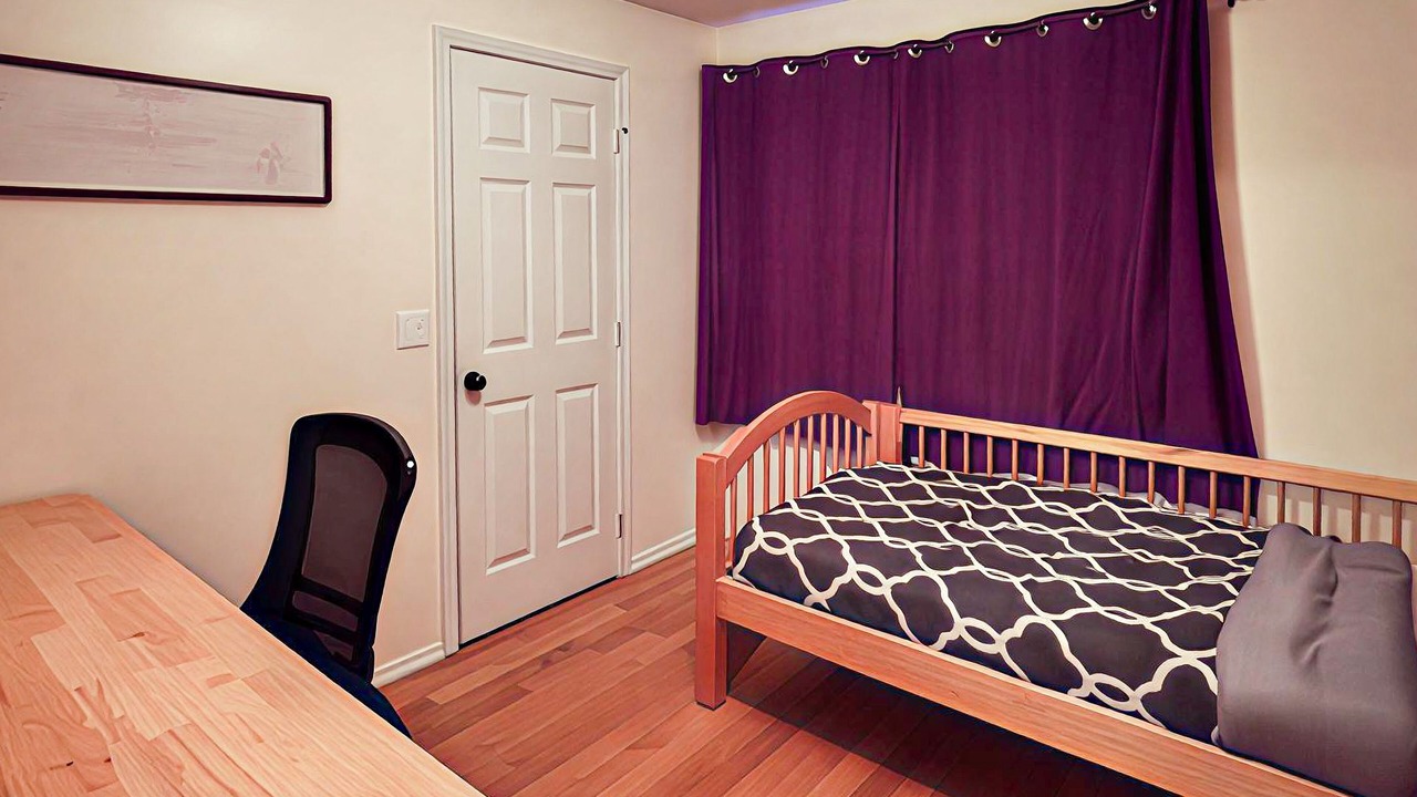 Photo of Bedroom in Maple Heights-Lake Desire