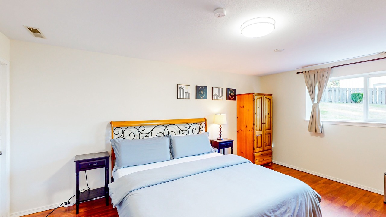 Photo of Bedroom in Maple Heights-Lake Desire