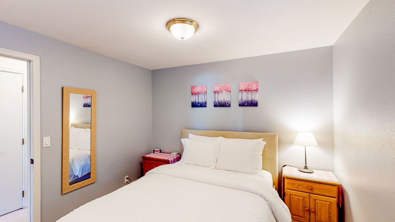 Photo of Bedroom in Maple Heights-Lake Desire