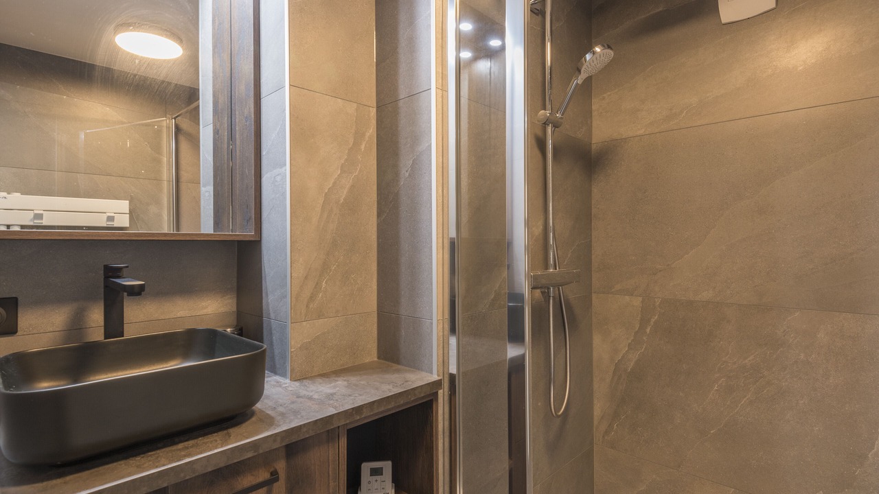 Photo of Bathroom in Demi-Quartier