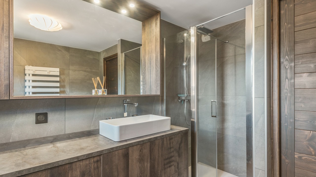Photo of Bathroom in Demi-Quartier