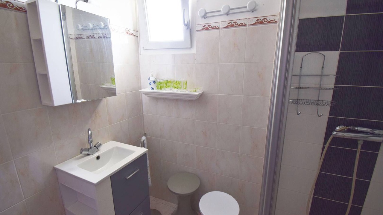 Photo of Bathroom in Sauveterre-Saint-Denis