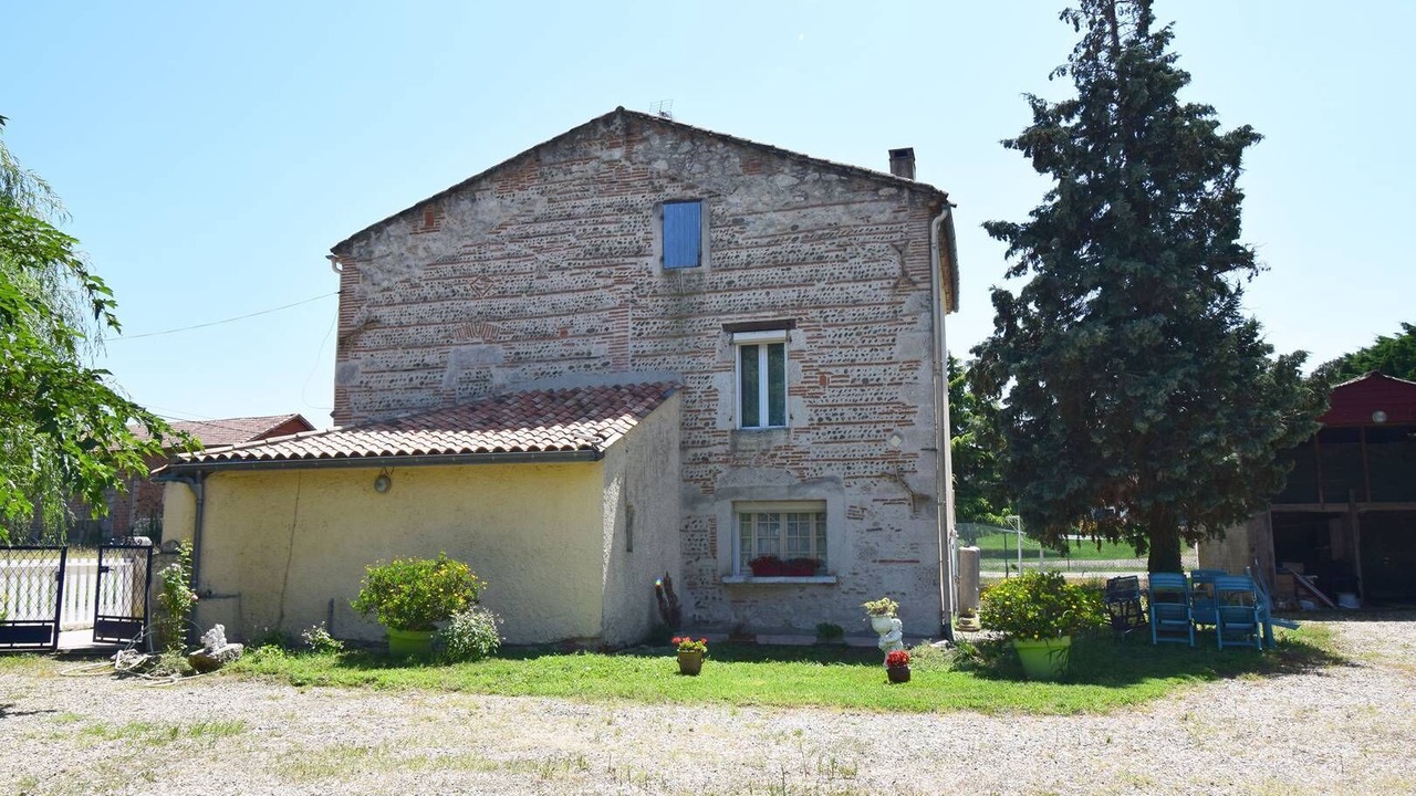 Photo of Outdoor in Sauveterre-Saint-Denis