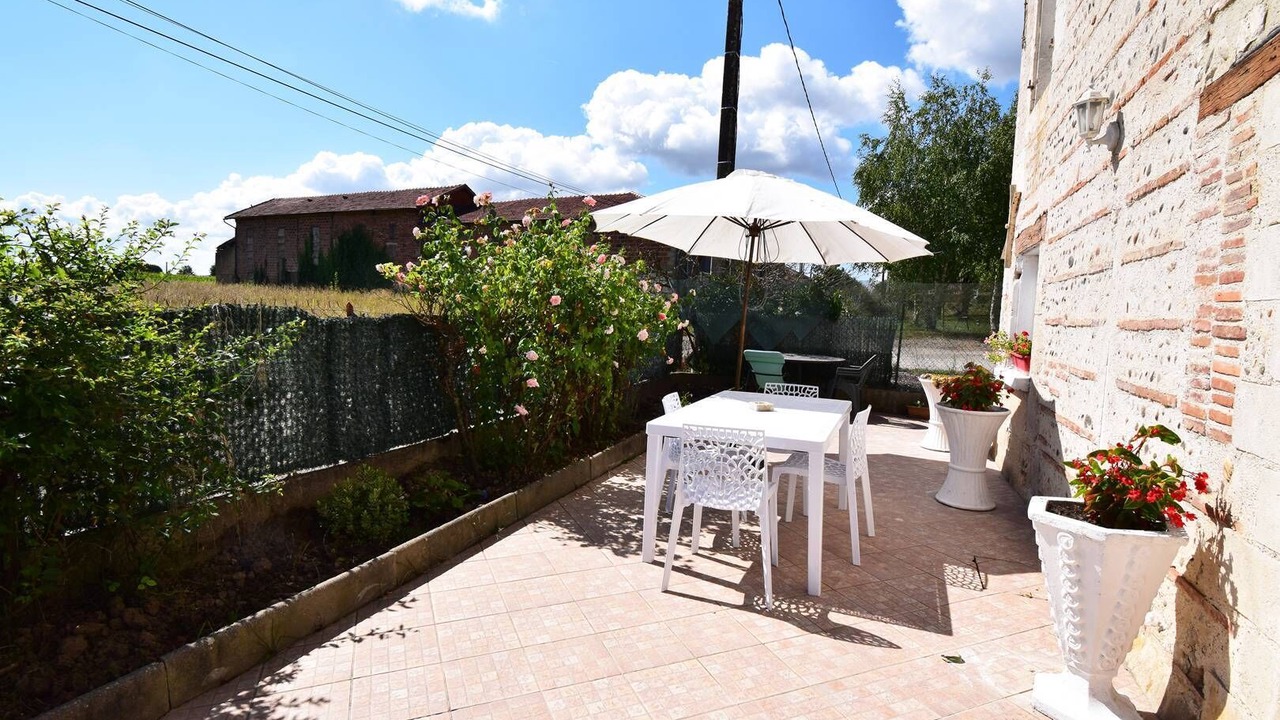 Photo of Outdoor in Sauveterre-Saint-Denis