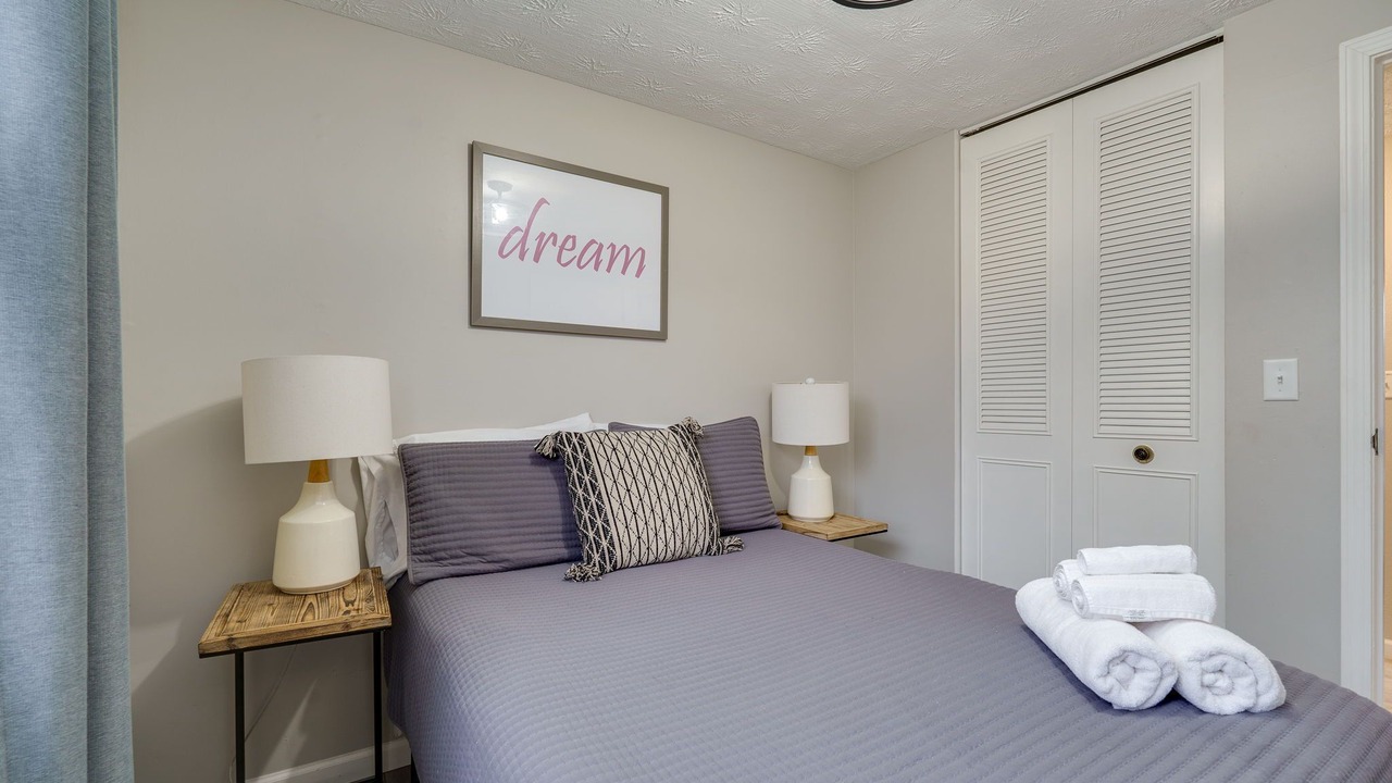 Photo of Bedroom in Englewood