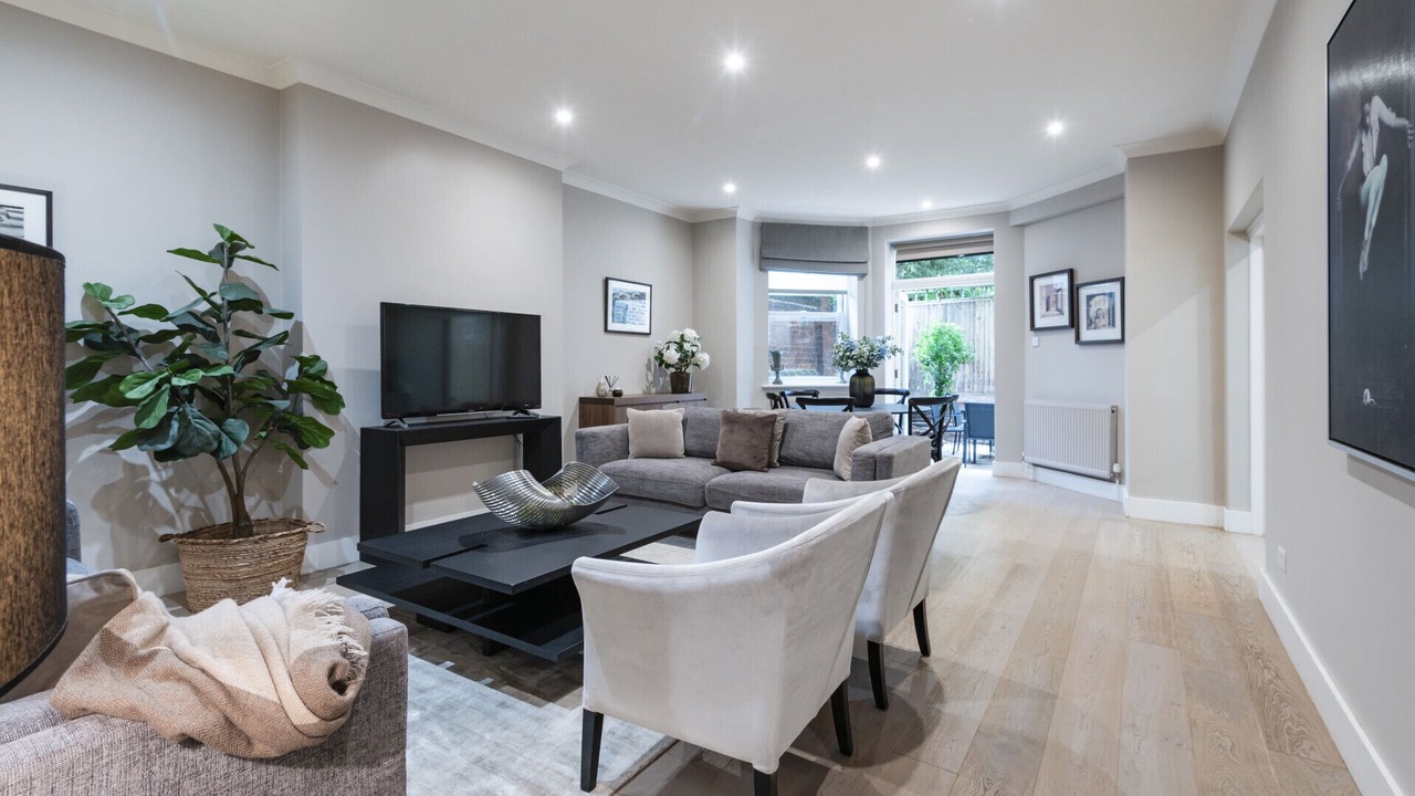 Photo of Livingroom in Frognal and Fitzjohns