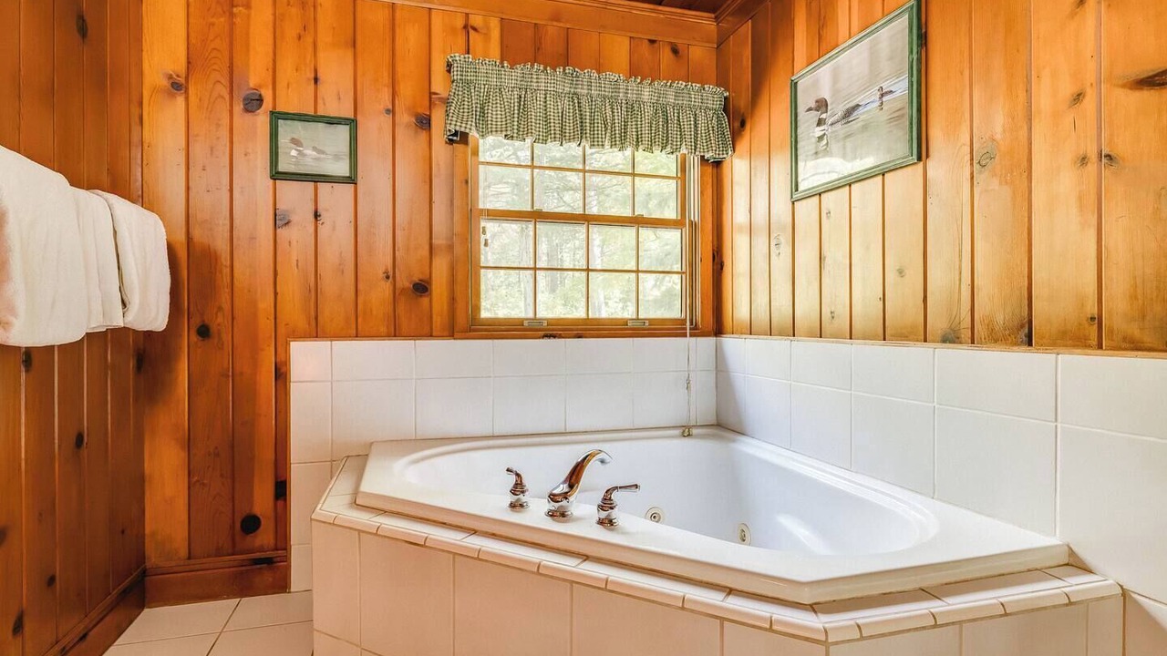 Photo of Bathroom in Taylors Falls