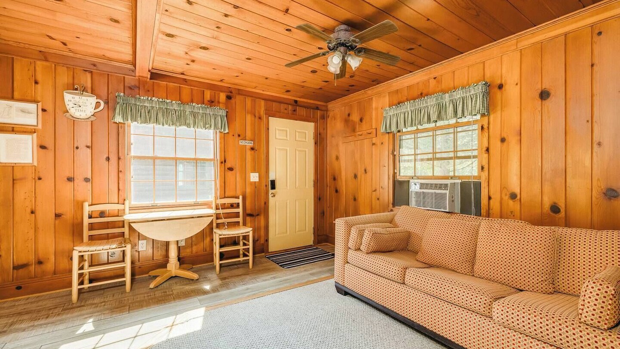 Photo of Livingroom in Taylors Falls