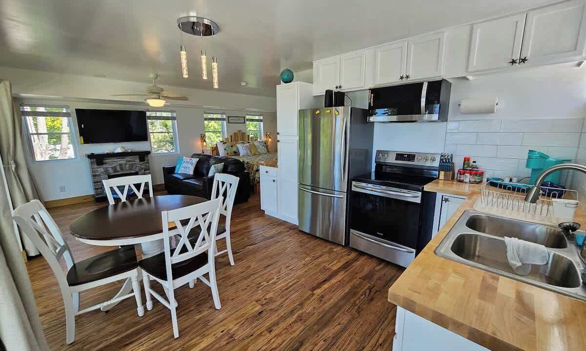 Photo of Bedroom in Madison-on-the-Lake