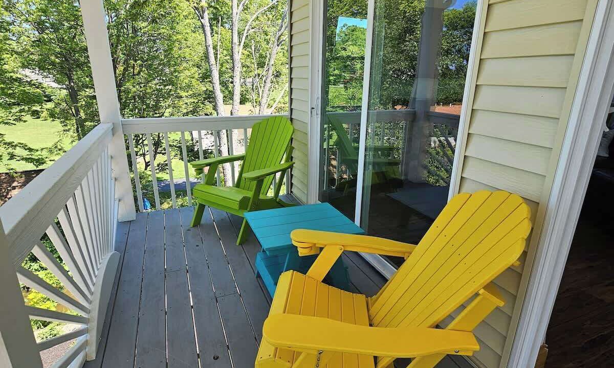 Photo of Patio Balcony in Madison-on-the-Lake