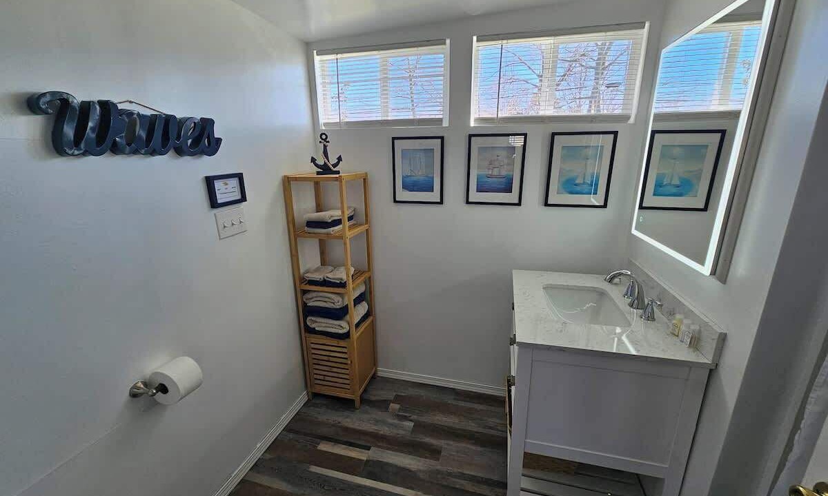 Photo of Bathroom in Madison-on-the-Lake