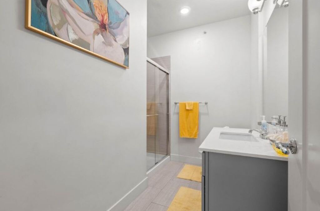 Photo of Bathroom in Country Club Plaza Area