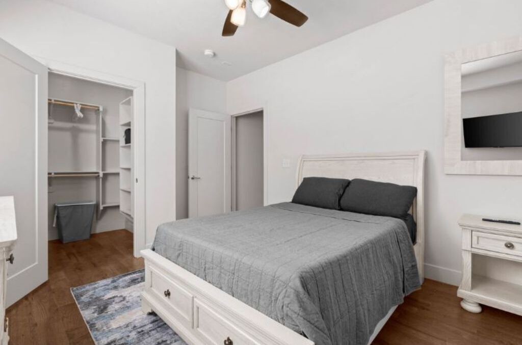 Photo of Bedroom in Country Club Plaza Area