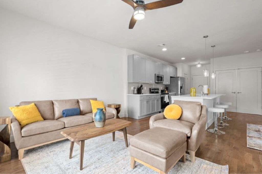 Photo of Livingroom in Country Club Plaza Area
