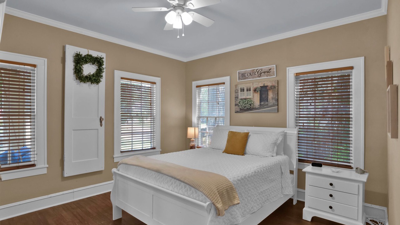 Photo of Bedroom in Broadmoor