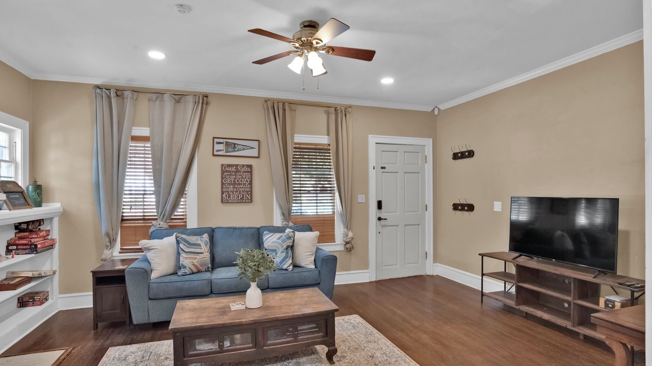 Photo of Livingroom in Broadmoor