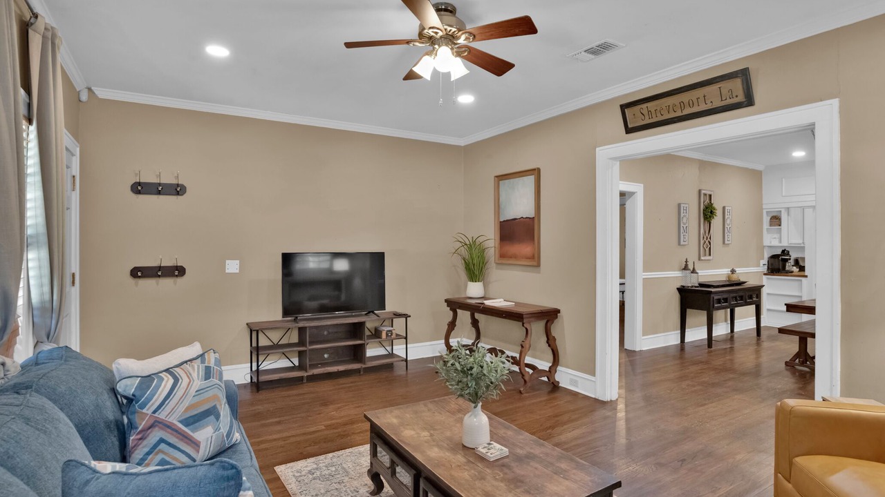 Photo of Livingroom in Broadmoor