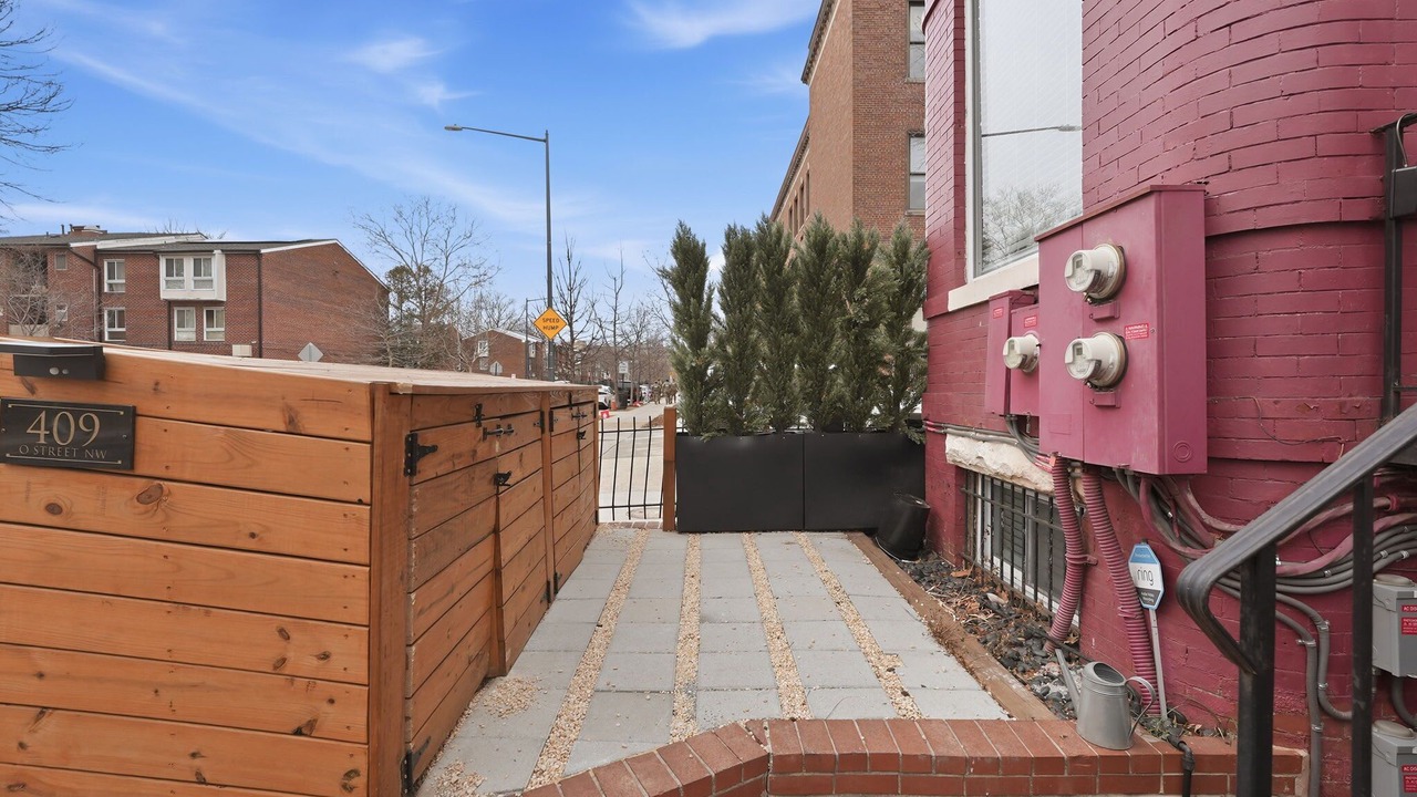 Photo of Outdoor in Shaw