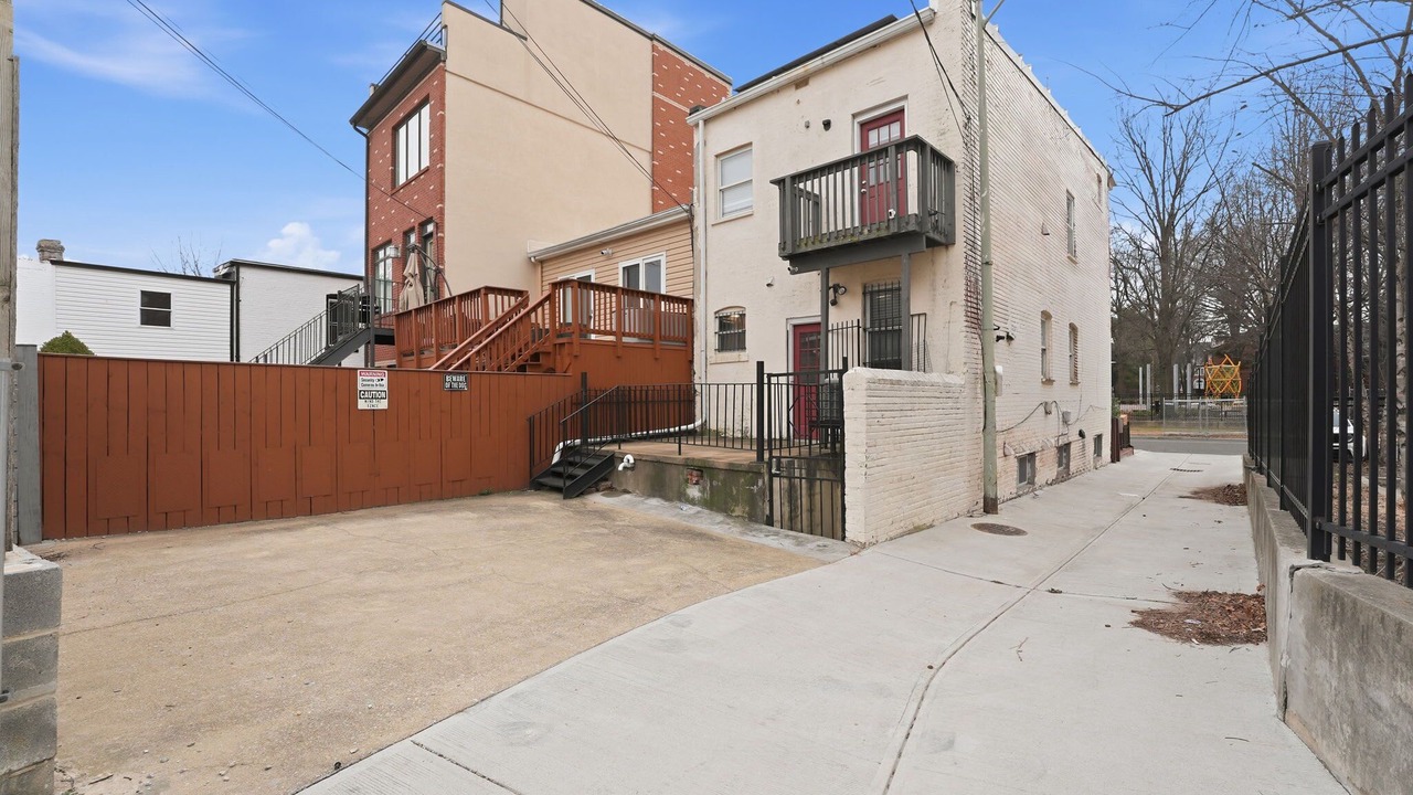 Photo of Outdoor in Shaw
