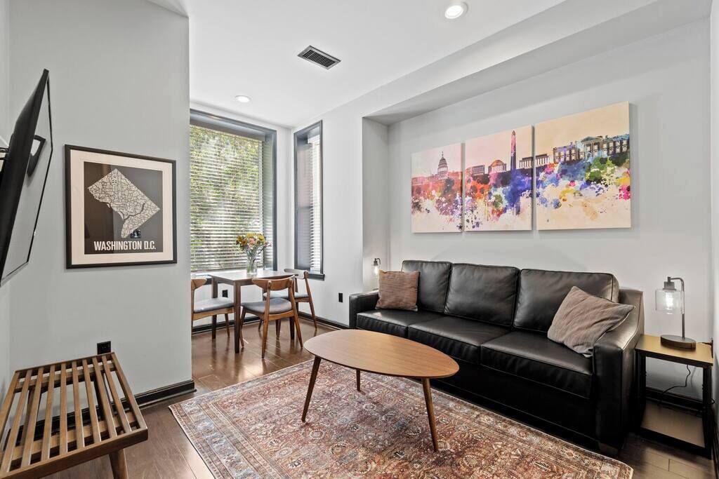 Photo of Livingroom in Shaw