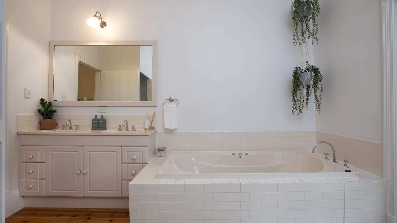 Photo of Bathroom in Basket Range