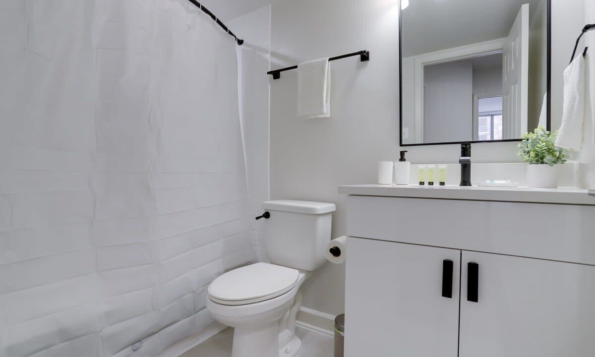Photo of Bathroom in Pentagon City