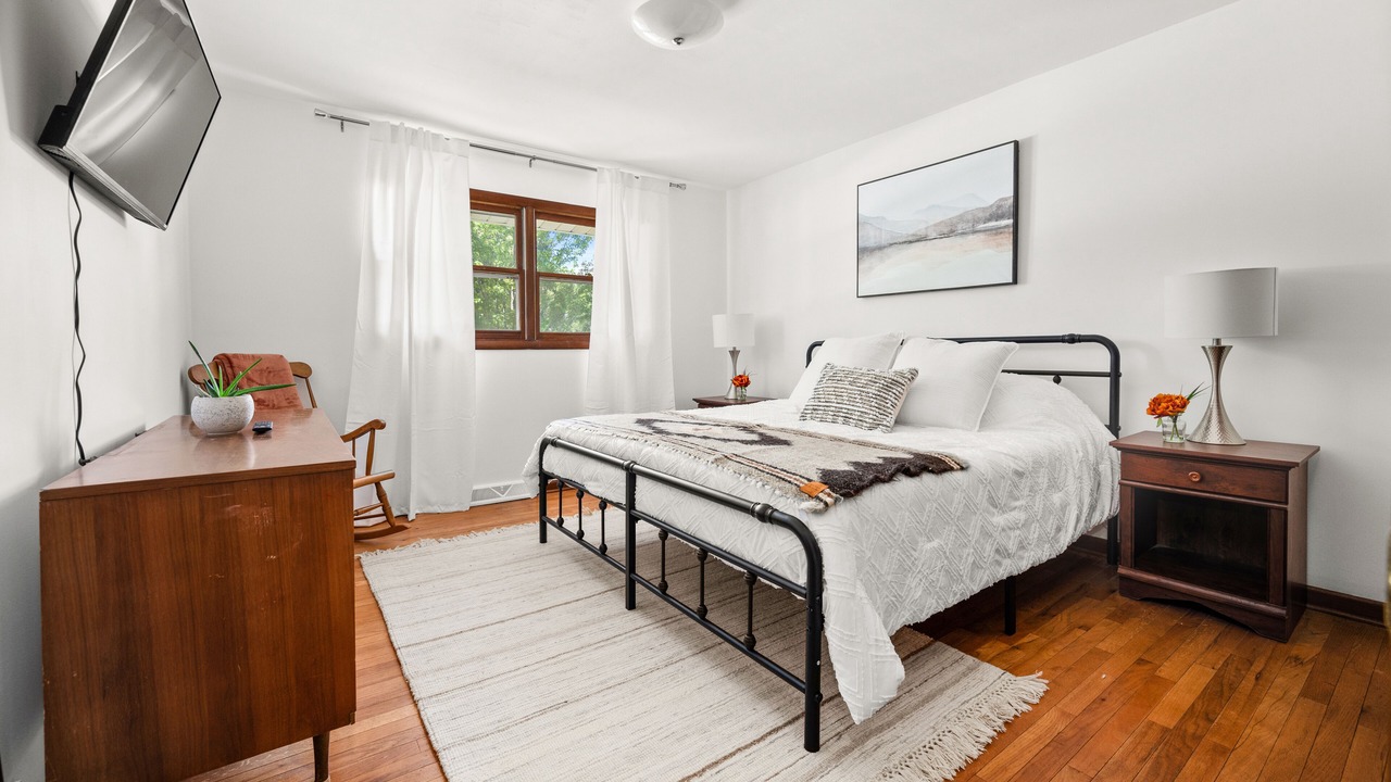 Photo of Bedroom in DeKalb