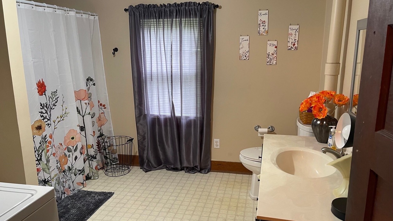 Photo of Bathroom in Greenup