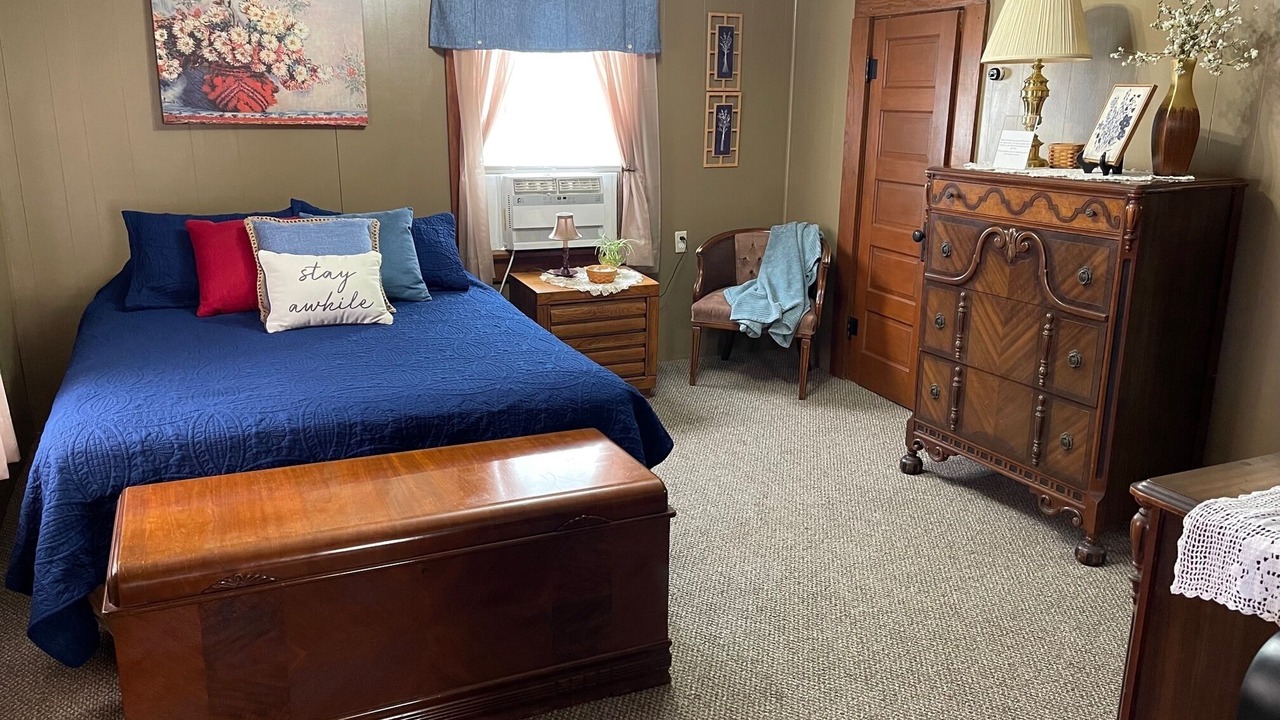 Photo of Bedroom in Greenup
