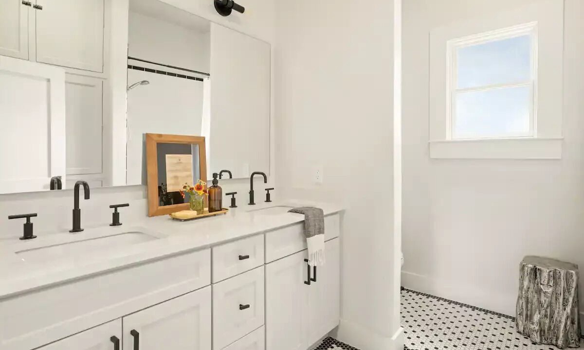 Photo of Bathroom in Lockhart