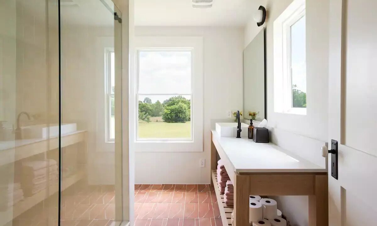 Photo of Bathroom in Lockhart