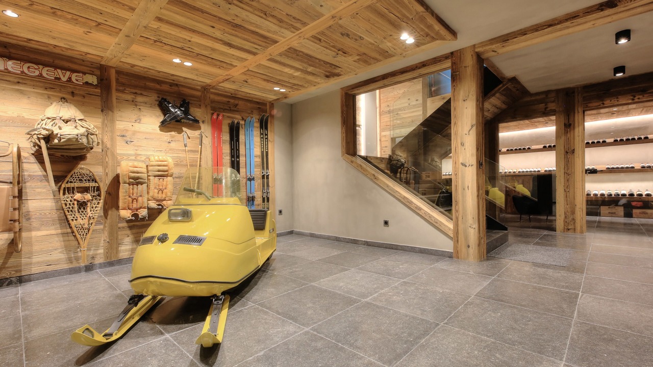 Photo of Others in Demi-Quartier