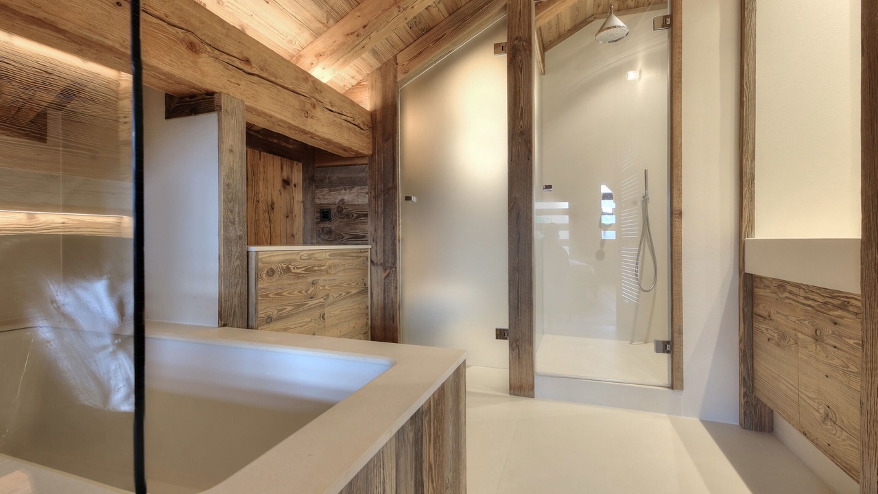 Photo of Bathroom in Demi-Quartier