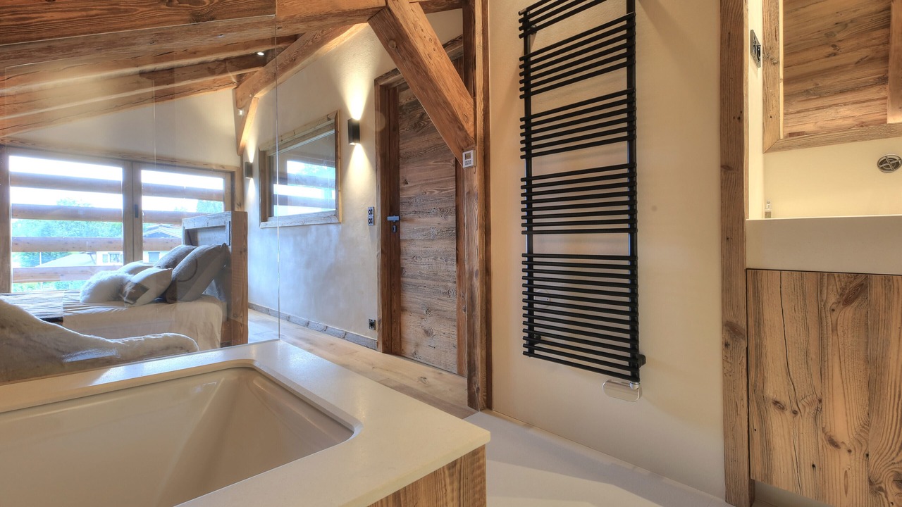 Photo of Bedroom in Demi-Quartier