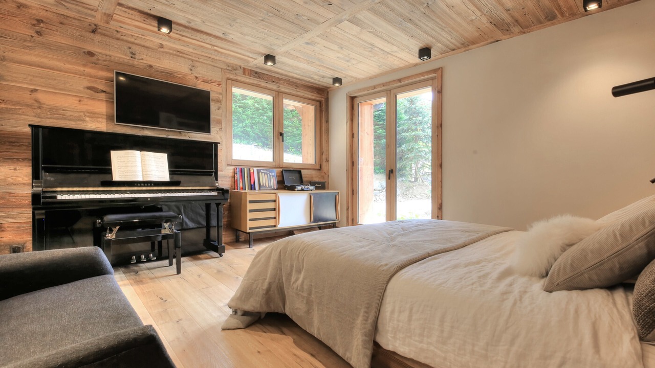 Photo of Bedroom in Demi-Quartier