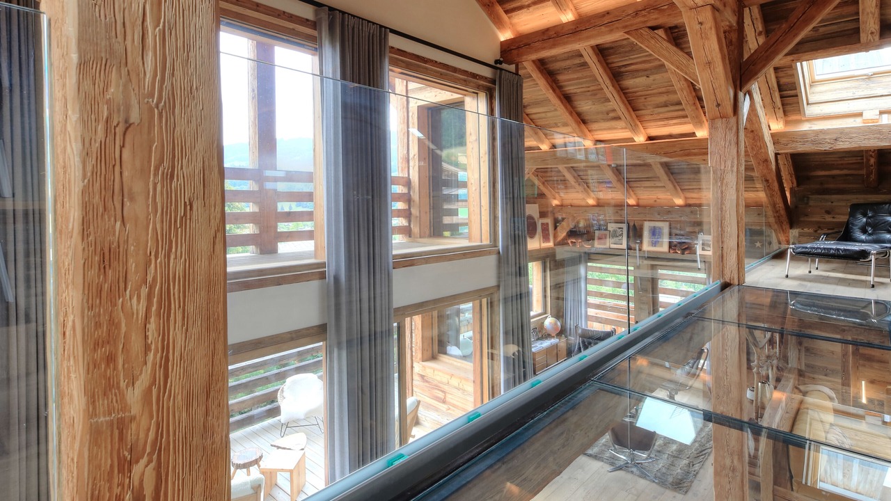 Photo of Others in Demi-Quartier