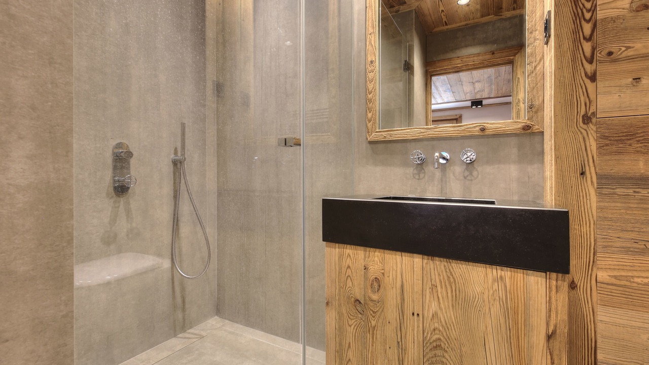 Photo of Bathroom in Demi-Quartier