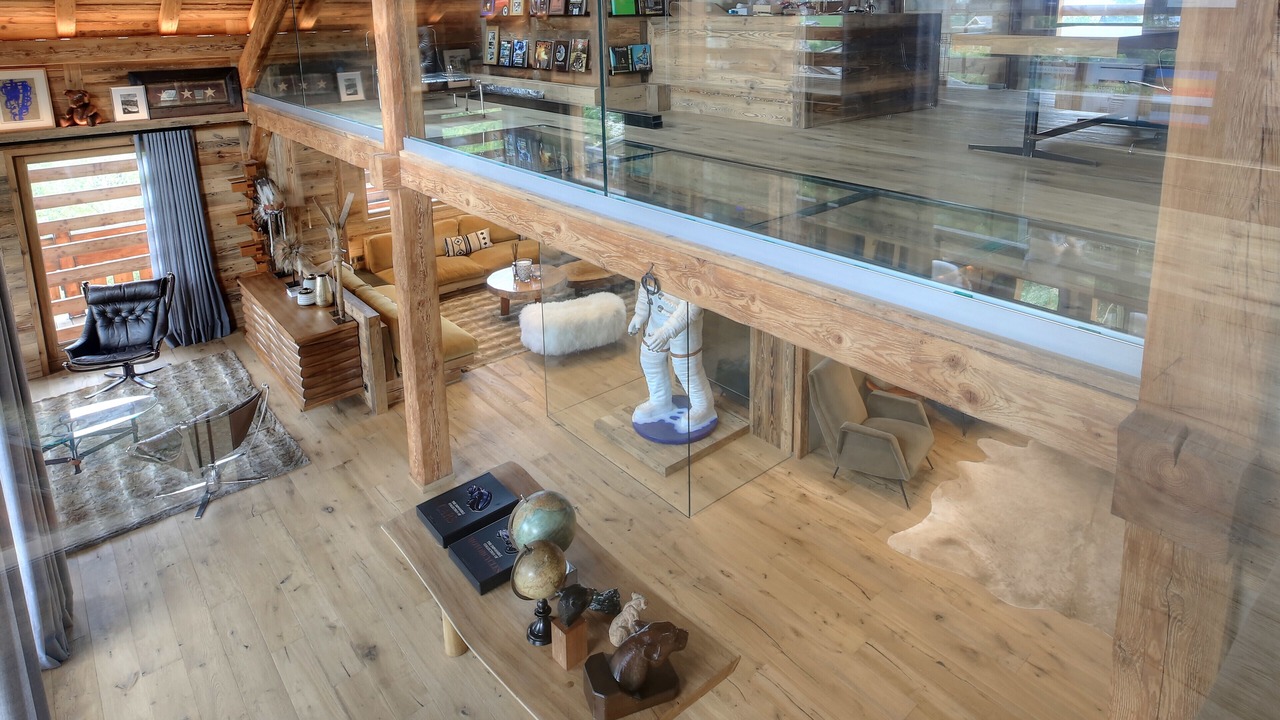 Photo of Others in Demi-Quartier