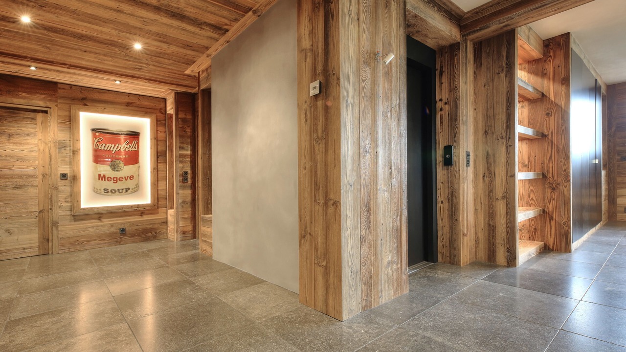 Photo of Others in Demi-Quartier