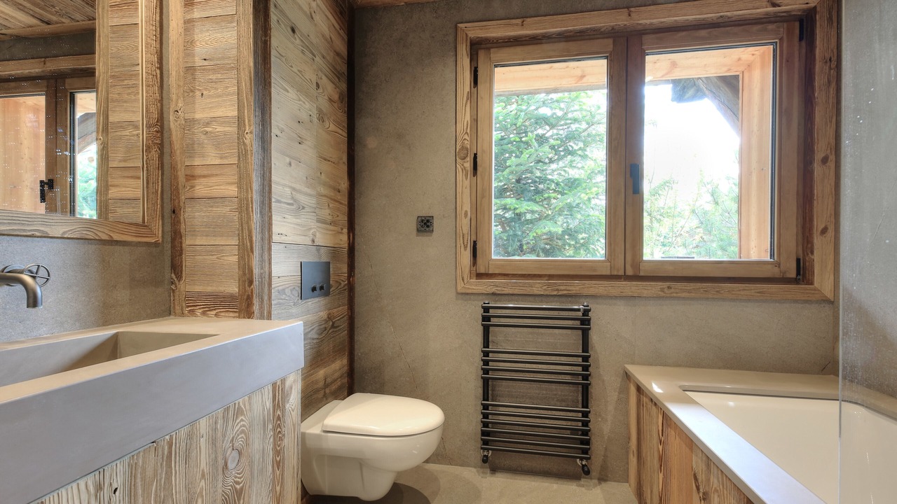 Photo of Bathroom in Demi-Quartier