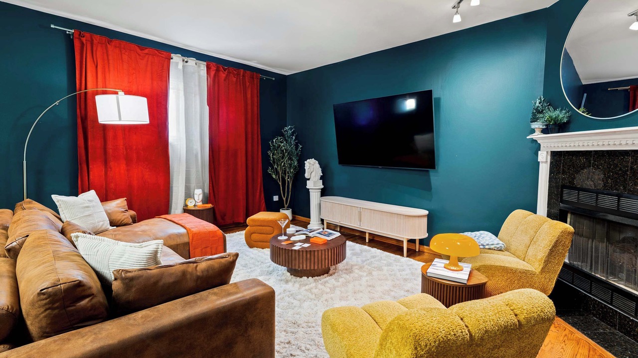 Photo of Livingroom in West Town