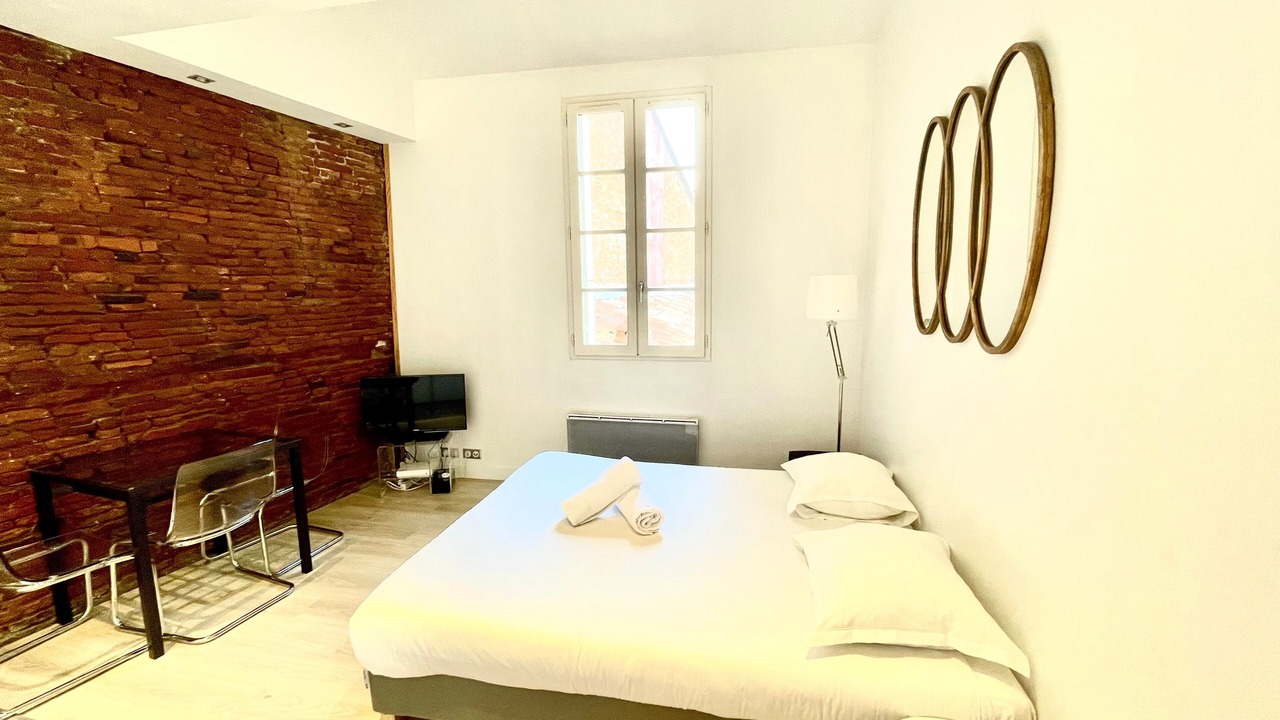 Photo of Bedroom in Toulouse City-Centre