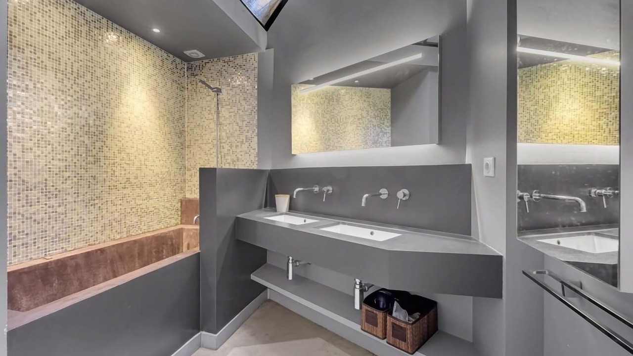 Photo of Bathroom in Arnaud Bernard