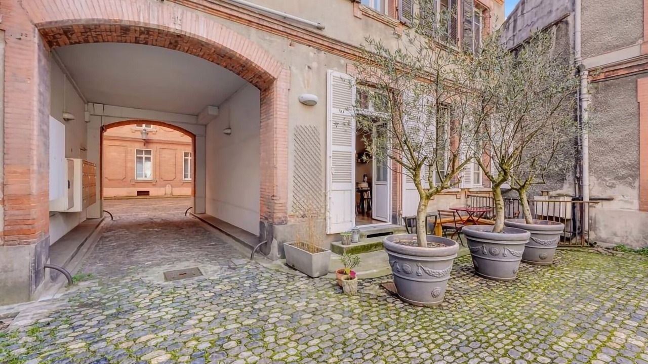 Photo of Outdoor in Arnaud Bernard
