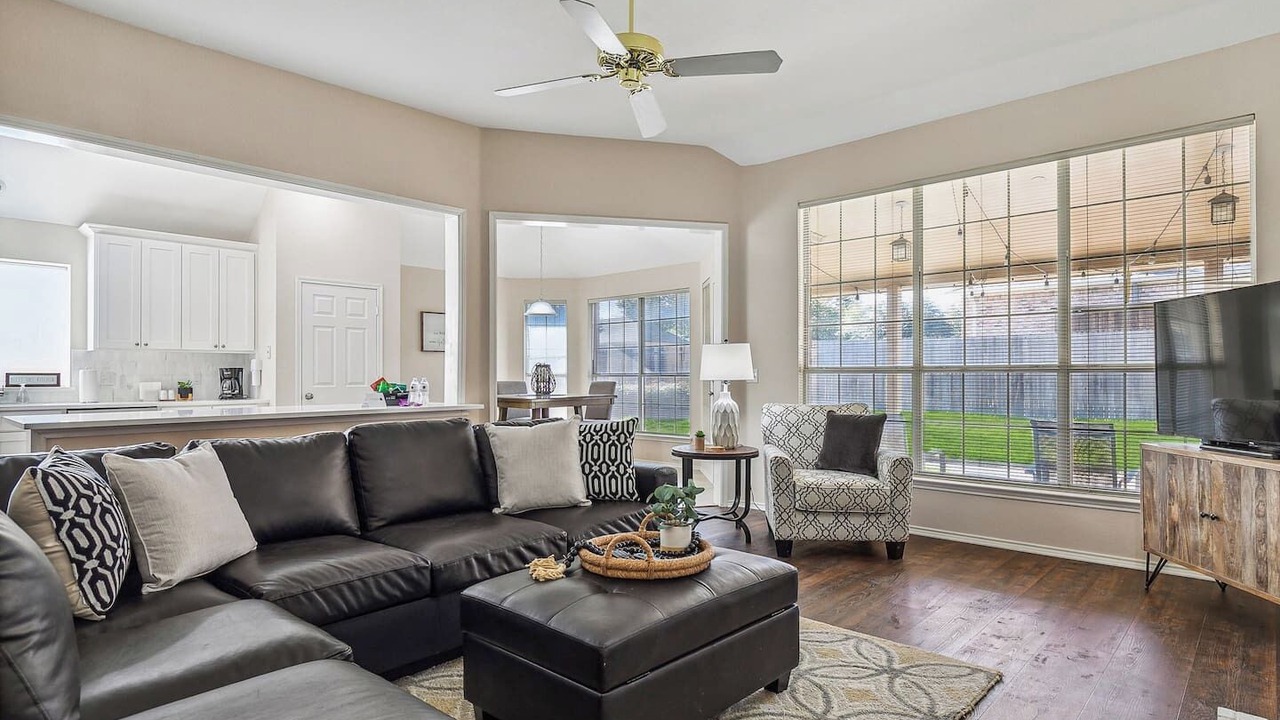 Photo of Livingroom in Flower Mound
